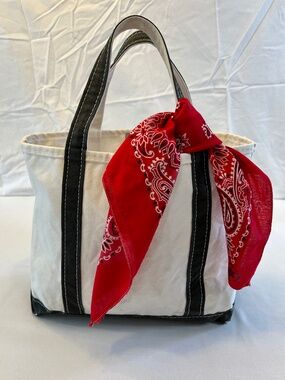 L.L. Bean Vintage Distressed Boat and Tote Medium with Regular Handles